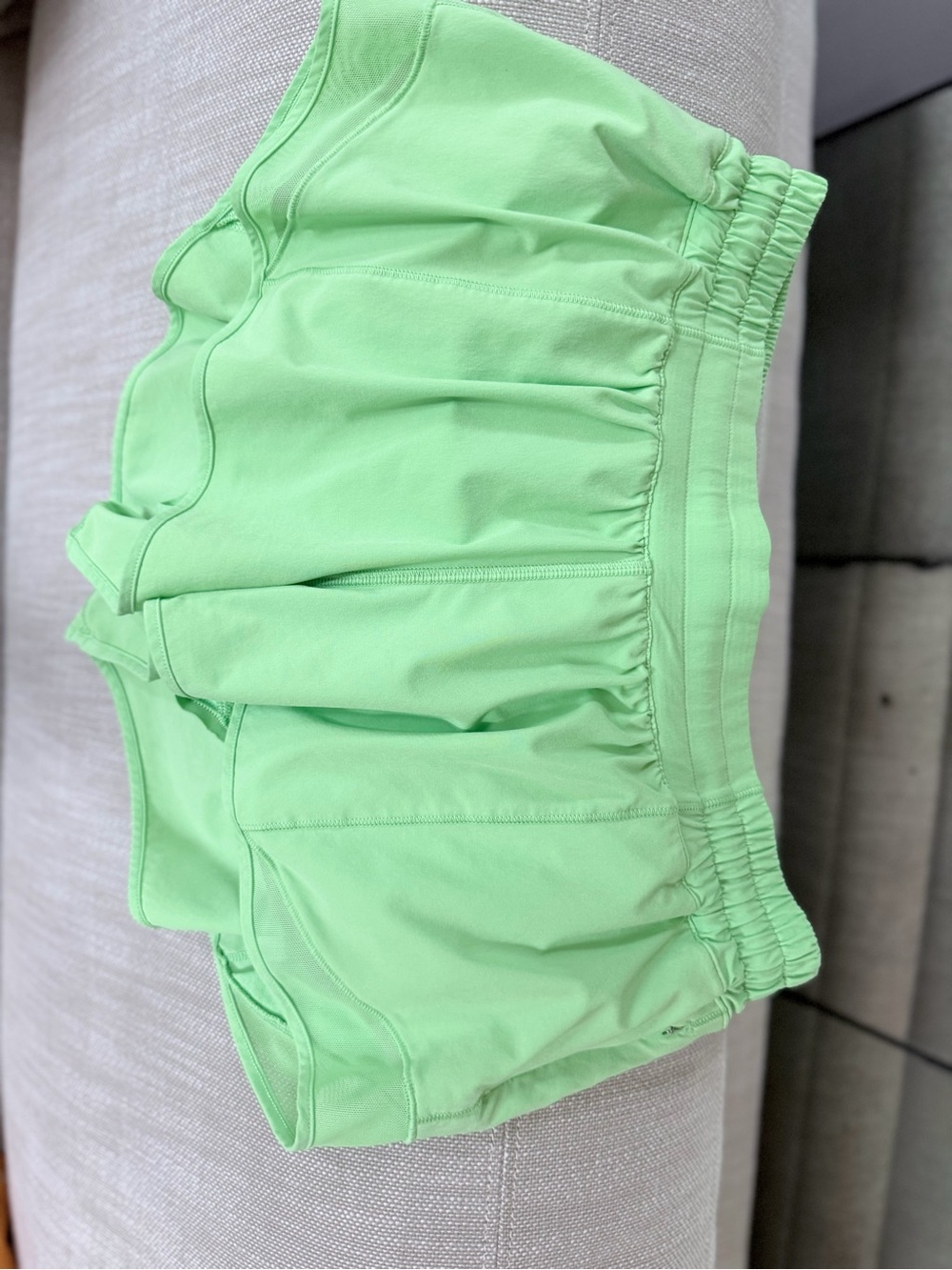 lululemon athletica hotty hot 2.5inch  Mint Green Short